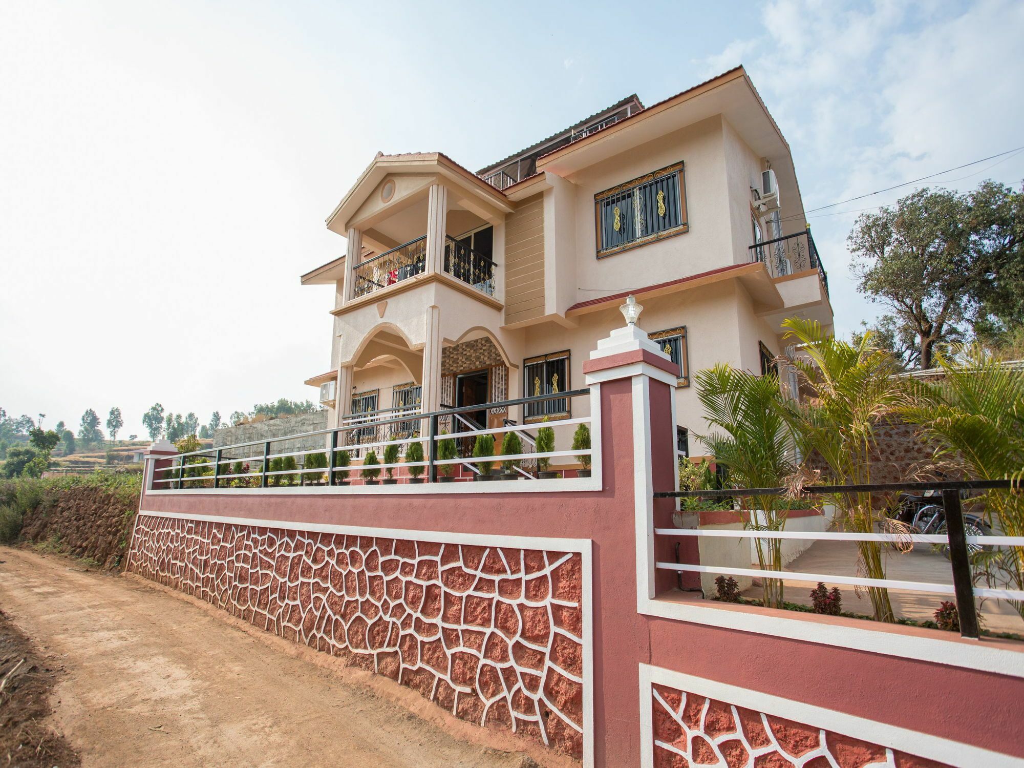 Shivanya Palace マハバレシュワール エクステリア 写真